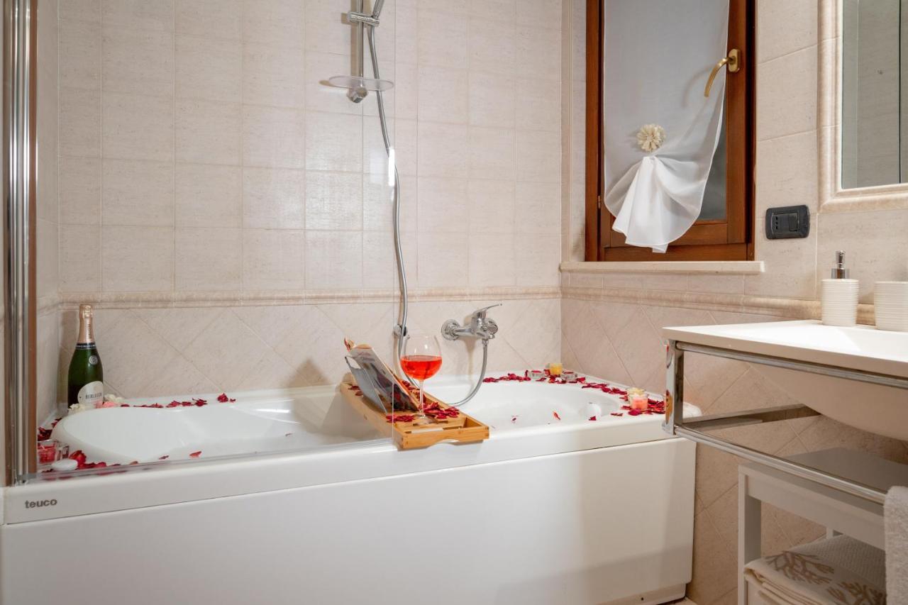 Suite Leonardo Relax Φιουμιτσίνο Εξωτερικό φωτογραφία